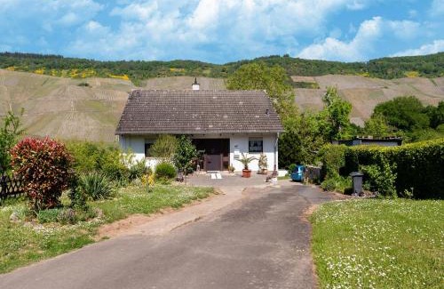 Wehlen Apartment | Moselle Vineyard Escape, cleaning included