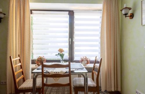 Wehlen Apartment | Moselle Vineyard Escape, cleaning included