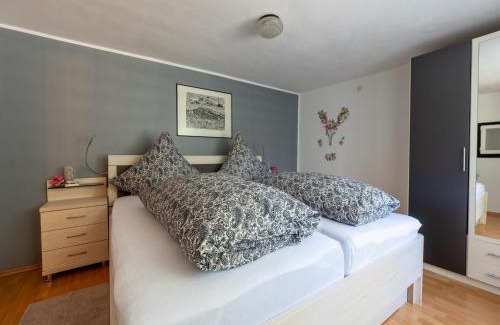 Wehlen Apartment | Moselle Vineyard Escape, cleaning included