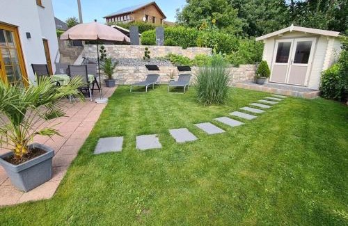 Monzelfeld House | "Moseltor" Comfortable holiday residence