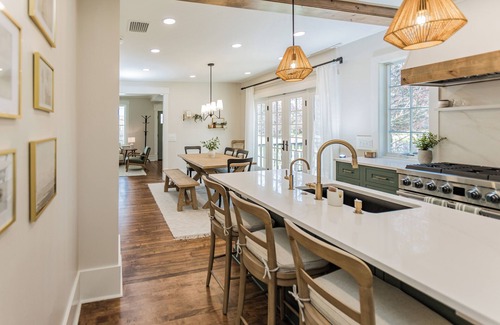 Leland House | Mosswood Cottage, Main St. Leland, Weekly Rental, Walk to Fishtown, Beach, Shops