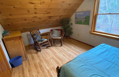 Boothbay Cabin | Mossy Glen Lodge 'Log Cabin' with a tiny brook and hammock