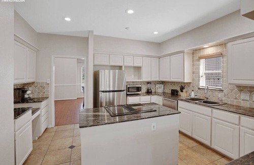 South Side House | Most comfortable beds in Texas!