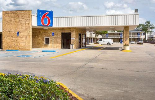 Baton Rouge Hotel | Motel 6 Baton Rouge Southeast