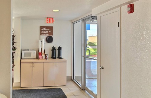 Billings Hotel | Motel 6 Billings, MT - North