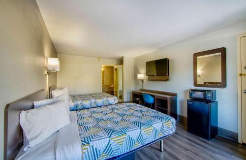Lake Purdy Hotel | Motel 6 Birmingham, AL - Medical Center - Inverness Hwy 280