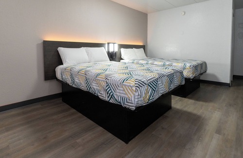 Sharonville Hotel | Motel 6 Cincinnati, OH