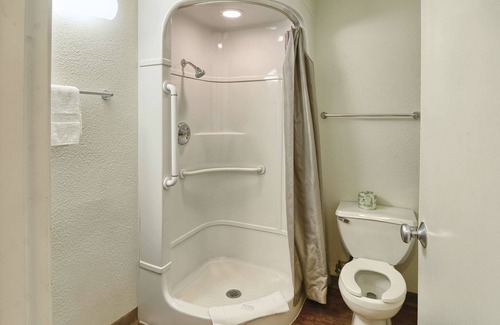 Coeur d'Alene Hotel | Motel 6 Coeur D'Alene, ID
