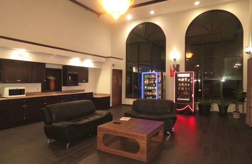 Elkhart Hotel | Motel 6 Elkhart, IN