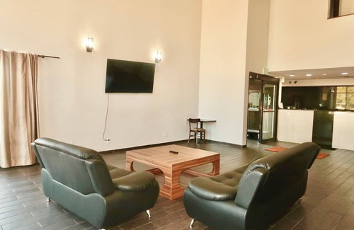 Elkhart Hotel | Motel 6 Elkhart, IN