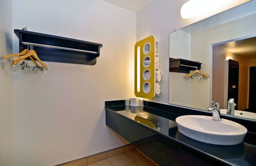 Fairfield Hotel | Motel 6 Fairfield, CA - Napa Valley