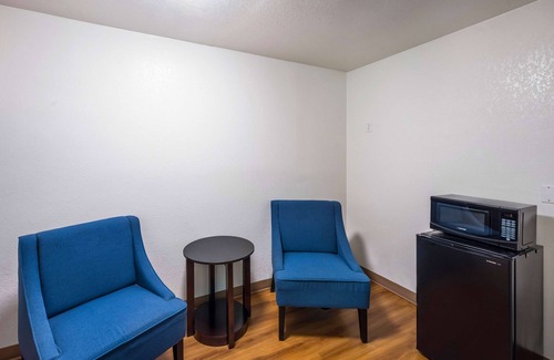 Irving Hotel | Motel 6 Irving, TX - Irving DFW Airport East