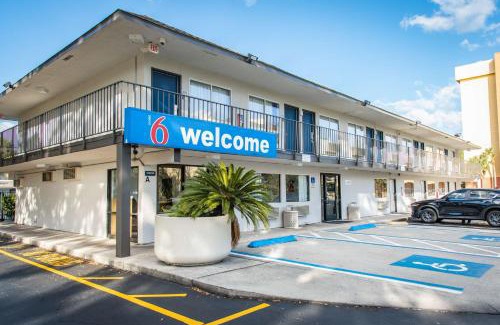 Kissimmee Hotel | Motel 6-Kissimmee, FL - Orlando