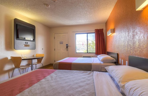 Las Vegas Hotel | Motel 6 Las Vegas, NV – I-15 Stadium