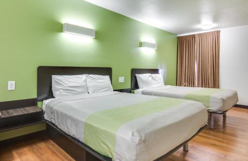 Longview Hotel | Motel 6-Longview, TX - North