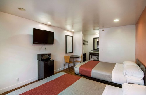 Monterey Park Hotel | Motel 6 Monterey Park, CA