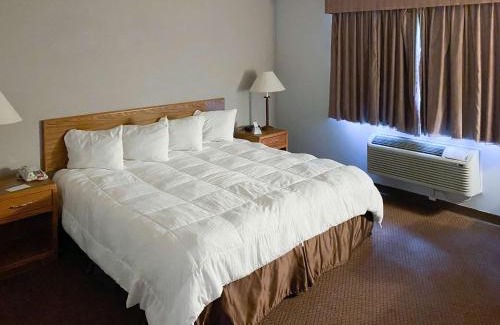 Norway Hotel | Motel 6 Norway MI