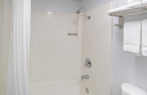 Chubbuck Hotel | Motel 6 Pocatello, ID