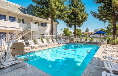 Rohnert Park Hotel | Motel 6-Rohnert Park, CA