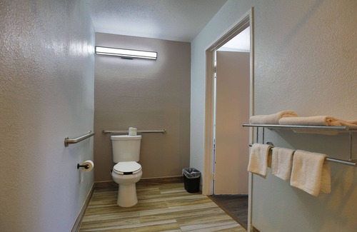 Central Sacramento Hotel | Motel 6 Sacramento, CA - Old Sacramento North