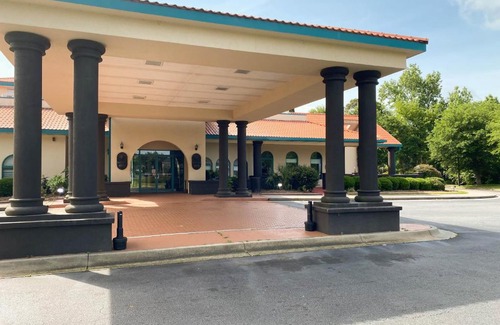Savannah Hotel | Motel 6 Savannah GA Gateway & I95