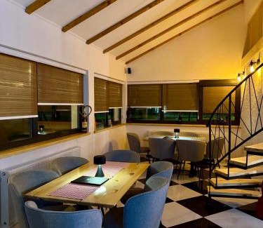 Sumece Hotel | Motel Anić