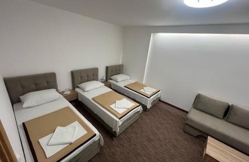 Bisce Polje Bed & Breakfast | Motel Aura