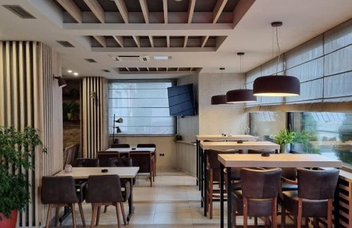 Vitez Hotel | Motel Bor