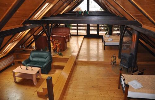 Kovac Hotel | Motel Charlie