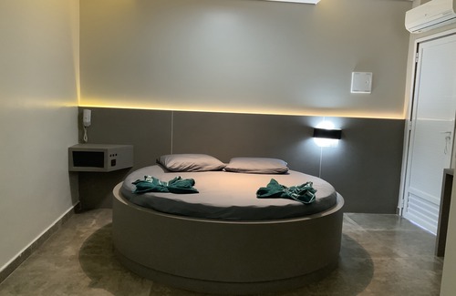 Weissopolis Hotel | Motel Passione