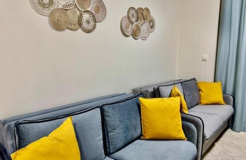 Motor City Apartment | Motor City Norton Court Parking Pool