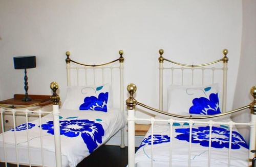 Newcastle Emlyn House | Mount Barn