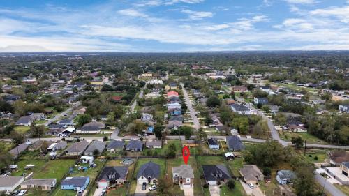 Southeast Houston House | Mount Melanin Spacious 4BD Home Sleeps 17 - Near NRG Stadium