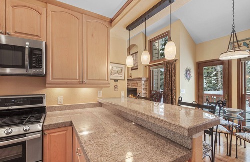 Silverthorne House | Mountain and Water Views in Silverthorne!