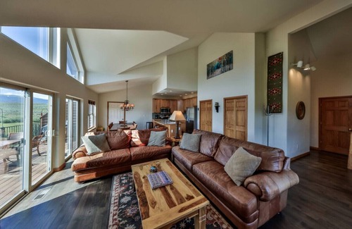 Tabernash House | Mountain Bliss | 3 BR Retreat W/Views + Hot Tub