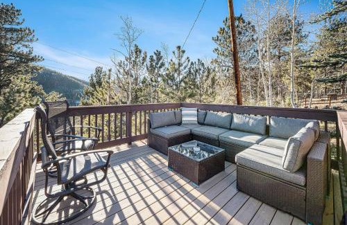 Bailey House | Mountain Cabin W Balcony Views & Hot Tub