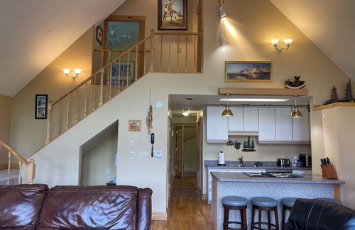Red River House | Mountain Cardinal with High Speed Wifi