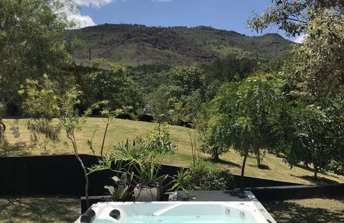 Itapetinga House | Mountain Chalet - Artist's Refuge