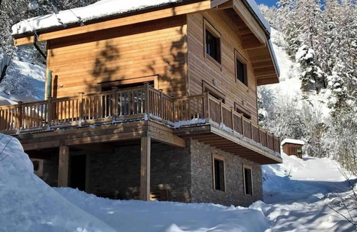 Pra Loup Ski Chalet | Mountain chalet near the ski lift at Praloup 1500 in the southern alps