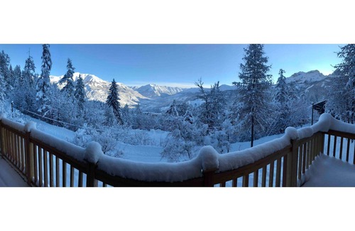Pra Loup Ski Chalet | Mountain chalet near the ski lift at Praloup 1500 in the southern alps