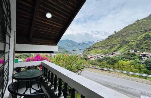 Banos de Agua Santa Ski Chalet | Mountain Chalet - Tungurahua Hot Springs/Aguas Termales