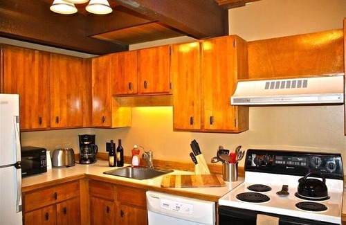 Big Sky Meadow Village Condo | Mountain Charm, Great Views of Lone Peak & Golf Course, WI-FI, Hot Tub & Pooln