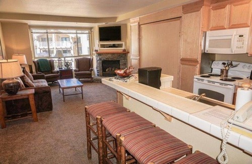 Kirkwood Apartment | Mountain Club 227 Getaway Steps From Slopes-Hiking