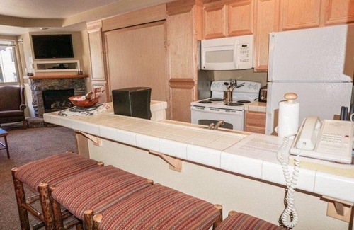 Kirkwood Apartment | Mountain Club 227 Getaway Steps From Slopes-Hiking