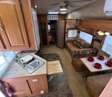 Gatlinburg - Pigeon Forge Other | Mountain Creek camper