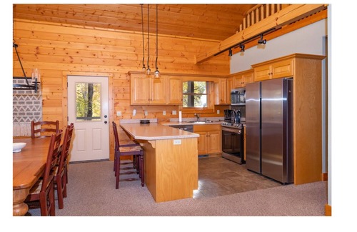 Maggie Valley Cabin | Mountain Dream - New Hot Tub! in Gated Smoky Mountain Retreat Community