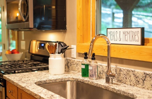 Boone Cabin | Mountain Escape With Hot Tub