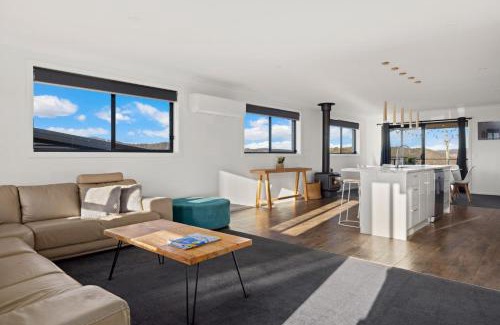 Jindabyne House | Mountain G O A T