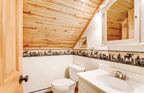 East Dover House | Mountain Getaway, 10 Minutes To Mount Snow And Into Town!
