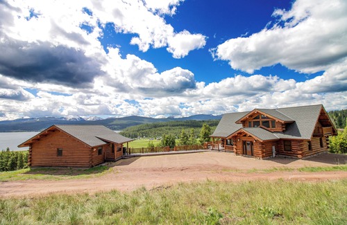 Anaconda Cabin | Mountain Getaway w/additional Bunkhouse Apartment!